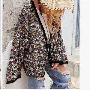 Kimono tie front top. Navy/black floral print. SZ.XL. NWT